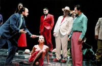 Michael Ende (Don José), Alina Gurina (Carmen), Oscar Quezada (Escamillo), Opernchor des Theater Aachen © Frank Heller
