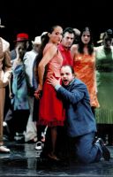 Alina Gurina (Carmen), Michael Ende (Don José), Opernchor des Theater Aachen © Frank Heller